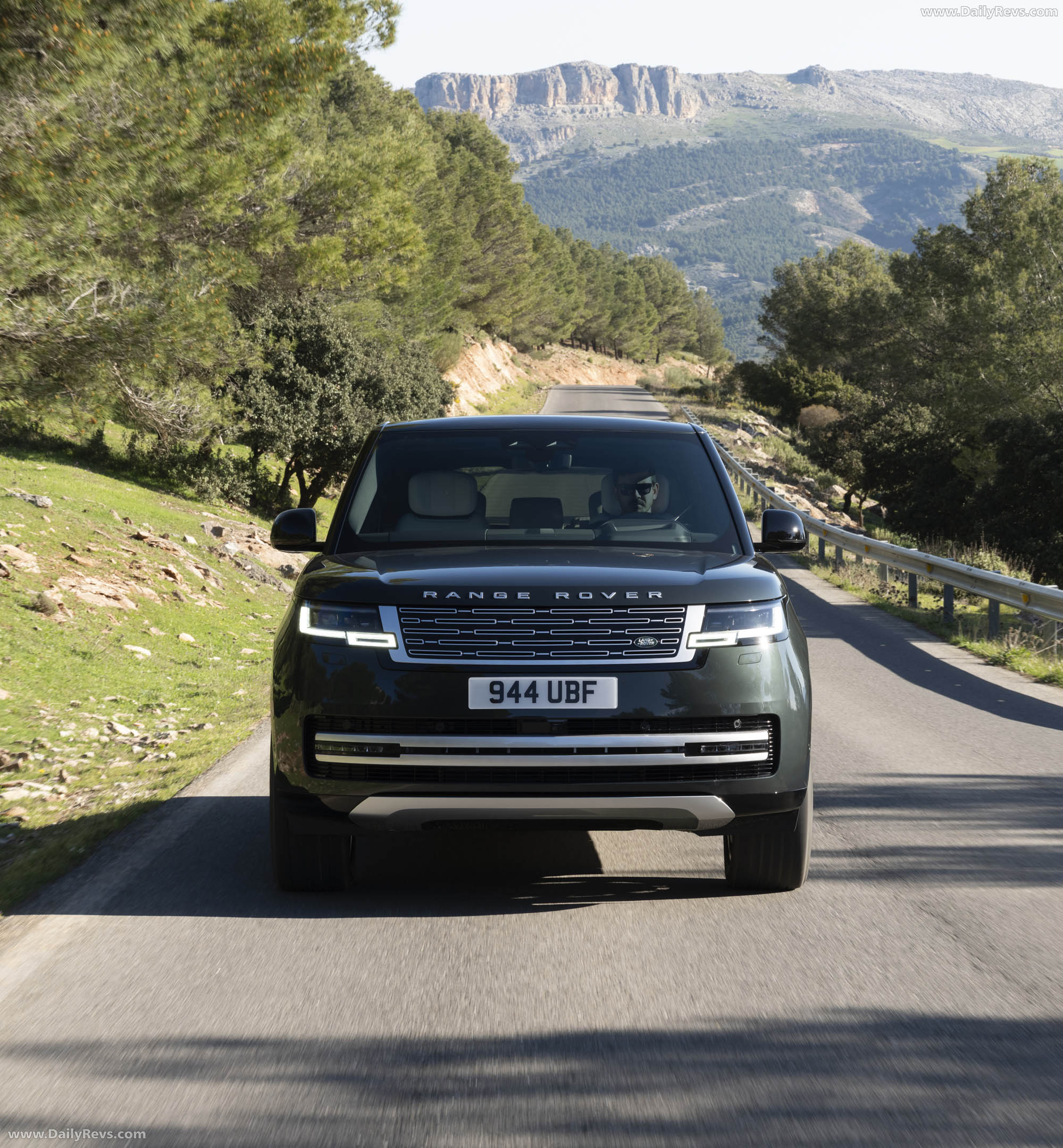 2027 Land Rover Range Rover Electric Front View